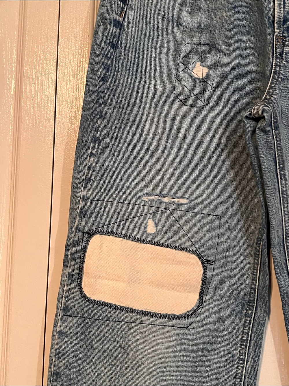 NWT Universal Thread 90s Baggy Jeans Patched Distressed Mid Rise Size 4R - Picture 7 of 15